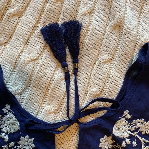 NWT SEEK The Label Embroidered Top - Picture 4 of 5